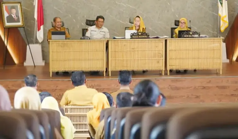 Wawali Imelda bersama Sekot Irmayanti pada Rembuk Stunting di Auditorium Kantor Wali Kota PAlu, Selasa (10/3/2026). (©Prokopim Setda Kota Palu/Jufri)