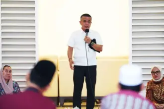 Wali Kota Hadianto pada buka puasa bersama para Ketua RT dan RW se Kota Palu, Senin (9/3/2026). (©Prokopim Setda Kota Palu/Jufri)