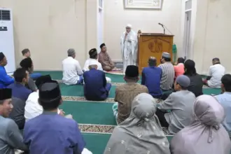 Safari Ramadhan Pemkot Palu yang dipimpin Sekot Irmayanti di Masjid Al-Amin di Duyu, Minggu (8/3/2026). (©Prokopim Setda Kota Palu/Imron)