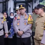 Kapolda Sulteng, Irjen Pol Endi Sutendi (kedua (kiri) saat mengecek Pos Terpadu Ops Ketupat Tinombala 2026 di Morowali, Selasa (17/3/2026). (©Humas Polda Sulteng)