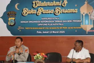 Kapolresta Palu Kombes Pol Hari Rosena pada sialturahmi dan buka puasa bersama ormas pemuda dan mahasiswa di palu, Jumat (13/3/2026). (©Hums Polresta Palu)