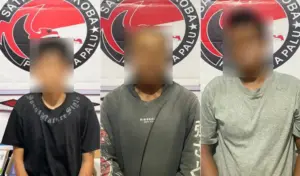 Digerebek Siang Bolong, Tiga Terduga Pengedar Sabu Diringkus di Lere