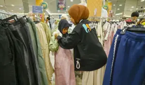 Ramadhan Heroes: Ketika Anak-Anak Yatim Memilih Sendiri Baju Kemenangan Mereka
