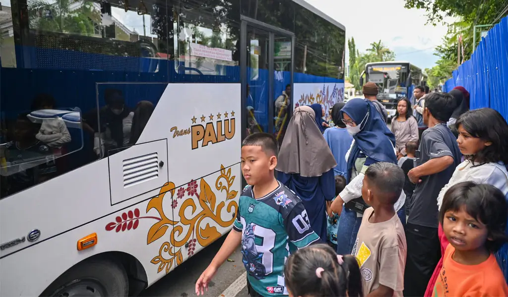 Tamasya Keliling Kota dengan Bus TransPalu, Gratis