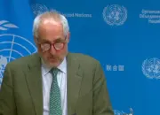 Juru Bicara Sekretaris Jenderal PBB, Stephane Dujarric pada konferensi pers di New York, Selasa (7/4/2026). (UN Indonesia)