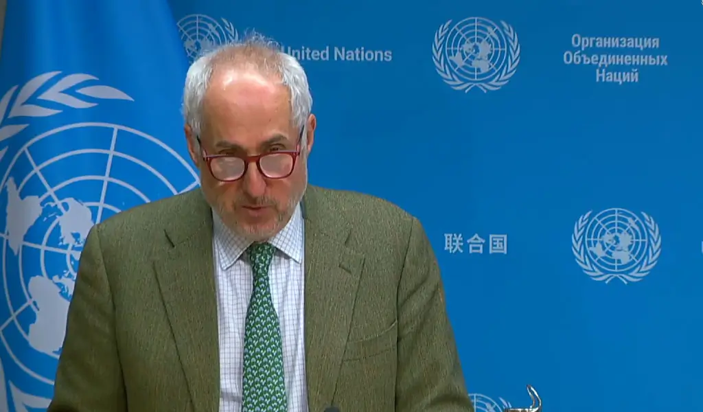 Juru Bicara Sekretaris Jenderal PBB, Stephane Dujarric pada konferensi pers di New York, Selasa (7/4/2026). (UN Indonesia)