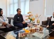 Branch Manager Garuda Indonesia Palu Moh Hafiz Arsan Haq (tengah) beraudiensi dengan Wakil Wali Kota Palu, Imelda Liliana Muhidin di Palu, Jumat (10/4/2026). (©Prokopim Setda Kota Palu/ufri)
