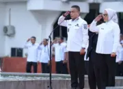 Wali Kota Palu Hadianto Rasyid dan Sekda Kota Palu Irmayanti pada Apel Bersama Pemkot Palu di Palu, Jumat (10/4/2026). (©Prokopim Setda Kota Palu/Jufri)