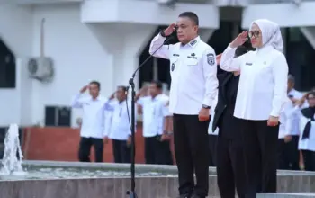 Wali Kota Palu Hadianto Rasyid dan Sekda Kota Palu Irmayanti pada Apel Bersama Pemkot Palu di Palu, Jumat (10/4/2026). (©Prokopim Setda Kota Palu/Jufri)