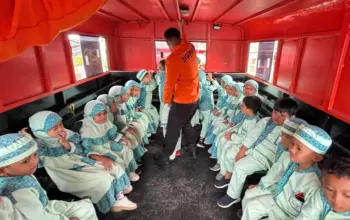 Siswa TK Aisyiyah Pengawu Belajar Peran SAR di Basarnas Palu