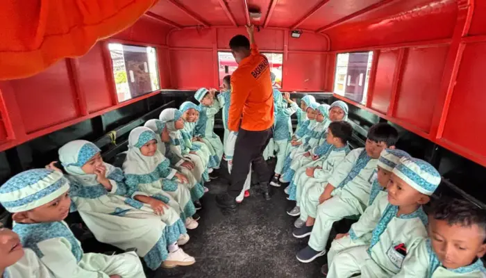 Siswa TK Aisyiyah Pengawu Belajar Peran SAR di Basarnas Palu