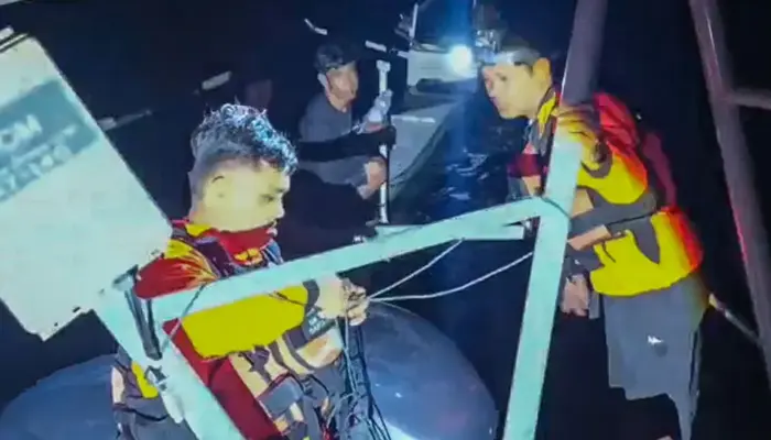 Mati Mesin, Tim SAR Temukan Nelayan Selamat di Pulau Lutungan