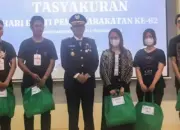 Sejumlah keluarga warga binaan mendapat bantuan sosial pada tasyakuran Hari Bakti Pemasyarakatan di Lapas Palu, Senin (27/4/2026). (©HUmas Ditjenpas Sulteng)