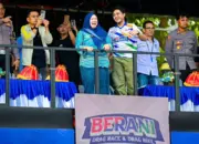 Ketu KONI Sulteng Fathur Rahman Razak bersama Wagub Sulteng Reny A Lamdjido pada kejuarana Berani Drag Race dan Drag di Palu beberapa waktu lalu. (©Panitia Drag Bike)