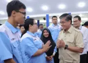 Menaker Yassierli pada kick-off Program Pelatihan Vokasi Nasional Batch I Tahun 2026 di Bekasi, Jabar, Rabu (8/4/2026). (©Humas Kemnaker)