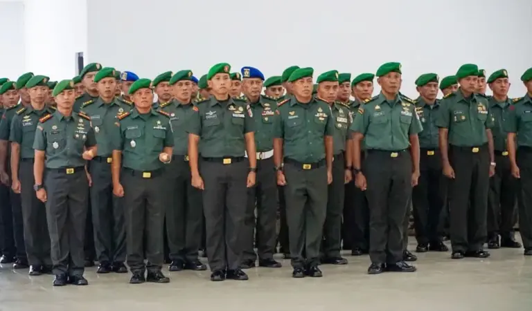 Sejumlah perwira TNI AD yang naik pangkat. (©Pendam 23/PW)