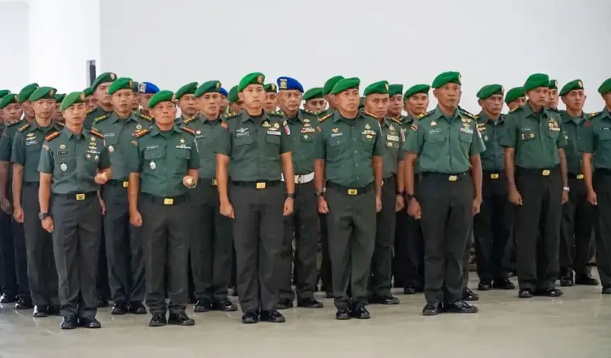 Sejumlah perwira TNI AD yang naik pangkat. (©Pendam 23/PW)