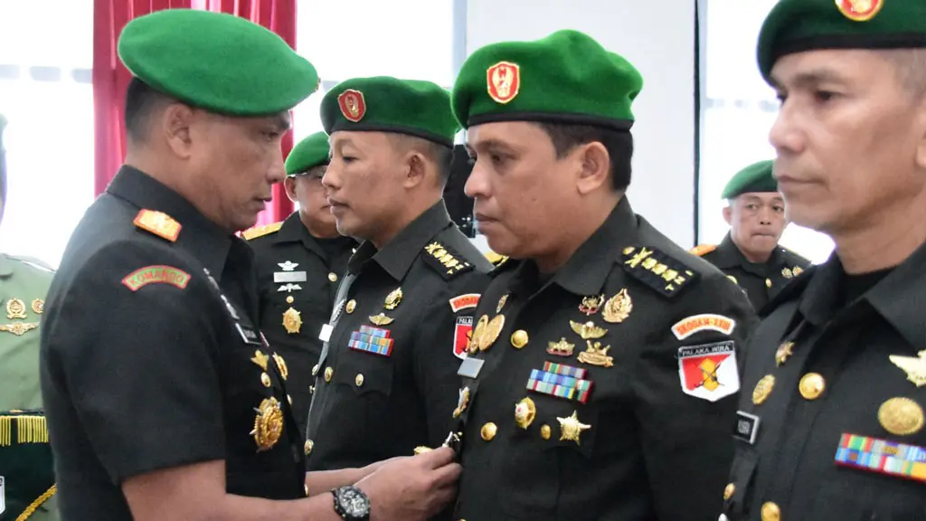 Pangdam) XXIII/Palaka Wira, Mayor Jenderal TNI J. Binsar P. Sianipar melantik sejumlah pejabat di lingkungan Kodam XXIII/Palaka Wira, Sabtu (25/4/2026). (©Onedam 23/PW)