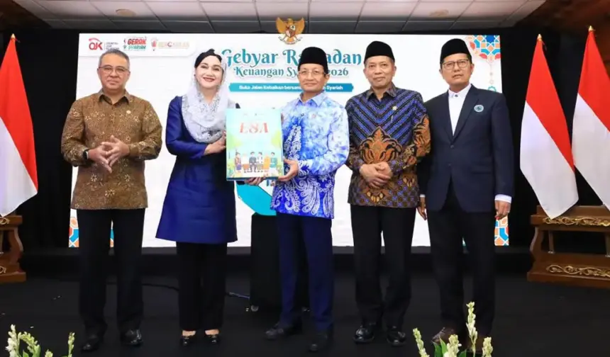 Penutupan Gerak Syariah sekaligus peluncuran buku Panduan Keuangan Untuk Semua Agama di Jakarta, Kamis (2/4/2026). (©OJK)