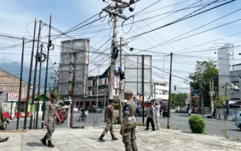 Pemkot Tertibkan Kabel Fiber Optik dan Coaxial di Jalan Basuki Rahmat