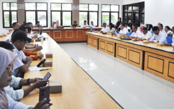 Wawali Kota Imelda bersama tim pengendali inflasi daerah Kota Palu pada high level meeting di palu, Rabu (29/4/2026). (©Prokopim Setda Kota Palu/Imron)