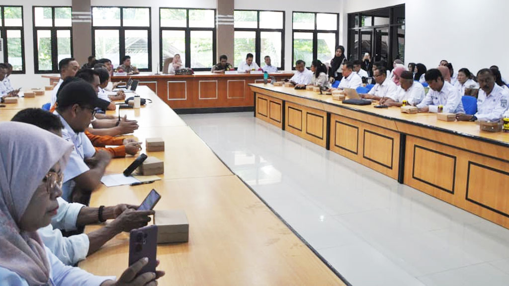 Wawali Kota Imelda bersama tim pengendali inflasi daerah Kota Palu pada high level meeting di palu, Rabu (29/4/2026). (©Prokopim Setda Kota Palu/Imron)