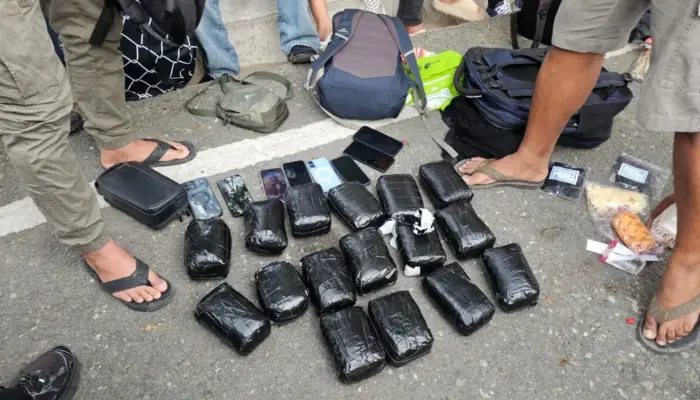 Polisi Sita 16 Kilogram Sabu di Bandara Palu, Enam Kurir Ditangkap