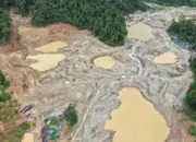 Foto udara bekas tambang ilegal di Desa Lobu, Parimo. (©Humas Polda Sutleng)