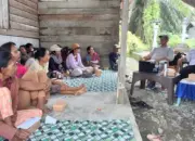 Perempuan anggota Kelompok Maju Jaya mengikuti pelatihan pengelolaan ternak di Desa Rio Mukti, Rivo Pakava, Donggala, Rabu (8/4/2026). (©ROA Sulteng)