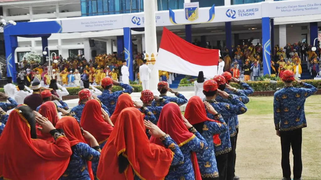 Upacara peringatan HUT ke-62 Provinsi Sulteng di Halaman Kantor Gubernur Sulteng dipimpin Gubernur Anwar Hafid, Senin (13/4/2026). (©Prokopim Setda Kota Palu/Imron)
