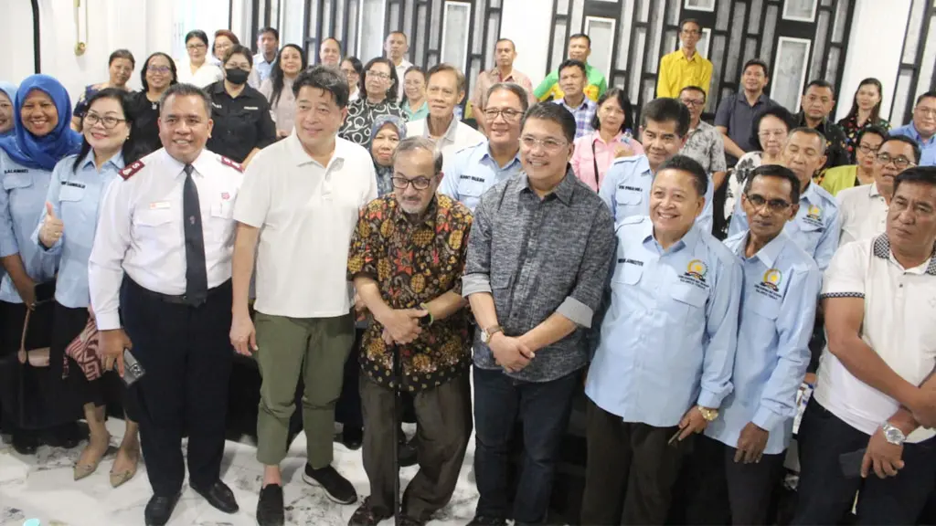 FKUB bersama sejumlah tokoh agama pada sebuah kegiatan bersama. (©FKUB Sulteng)