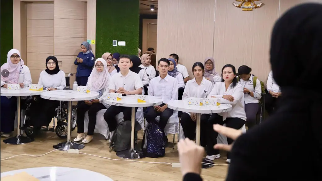 Sejumlah penyandang disabilitas tuli mengikuti seleksi kerja yang difasilitasi Kemnaker di Jakarta, Senin (11/5/2026). (©HUmas Kemnaker)