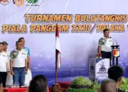 Pangdam XXIII/Palaka Wira, Mayjen TNI J. Binsar P. Sianipar pada pembukaan Turnamen Bulutangkis Piala Pangdam XXIII/Palaka Wira di GOR Sentral Sport Palu, Sabtu (2/5/2026). (©Pendam 23/PW)