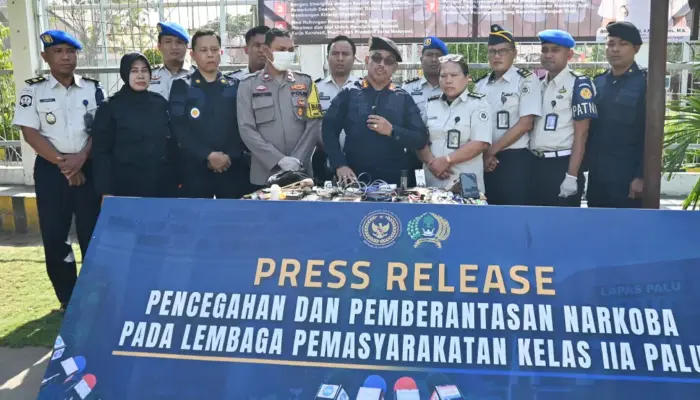 Tindaklanjuti Ikrar Pemasyarakatan Bersih, Lapas Kelas IIA Palu Geledah Blok Hunian