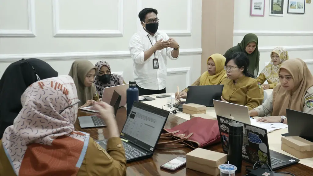 Bimtek Penyusunan Metadaa OPD di Kantor BPS Kota Palu, Selasa (19/5/2026). (©Diskominfosantik Palu/Fahima)