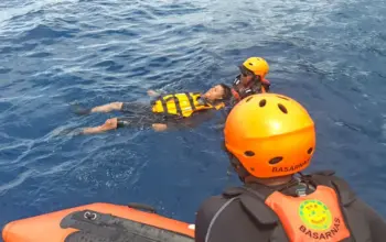 Basarnas Palu Simulasikan Penyelamatan Nelayan Tenggelam di Teluk Tomini