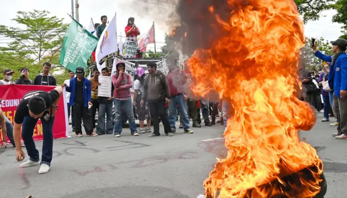 Aksi May Day di Palu, Beri Ultimatum kepada Gubernur Anwar Hafid