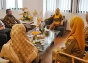 Wawali Kota Palu Imelda Lilianan Muhidin pada kunjungan perwakilan Arsip Nasional RI di ruang kerjanya, Senin (11/5/2026). (©Prokopim Setda Kota Palu/Imron)