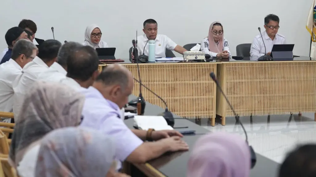 High level meeting tim digitalisasi pendapatan daerah yang dipimpin Wali Kota Palu, Hadianto Rasyid, Kamis (7/5/2026). (©Prokopim Setda Kota Palu/Iwan)