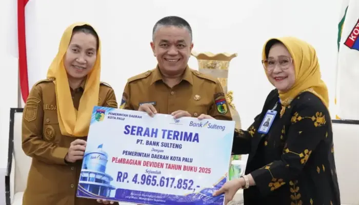 Bank Sulteng Antar Dividen Pemkot Palu ke Rujab Wali Kota