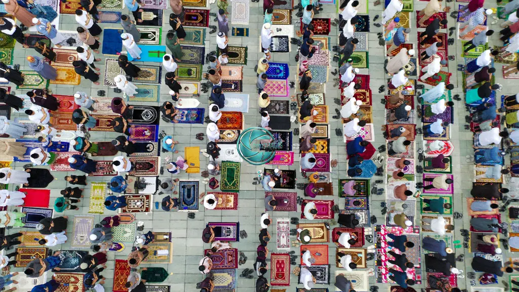 Warga mengikuti shalat Idul Adha 1447 H di Lapangan Vatulemo, Palu, Rabu (27/5/2026). (©bmzIMAGES/Basri Marzuki)