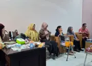 Suasana pertemuan Diskominfosantik Palu bersama KIM TIB, Kamis (7/5/2026). (© Diskominfosantik Palu/Jufri)