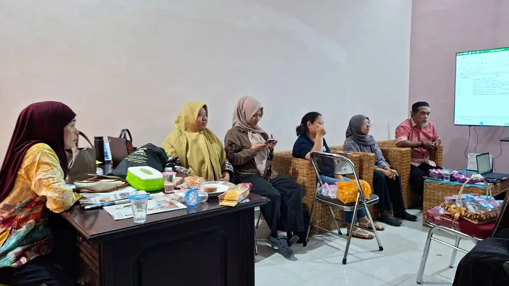 Suasana pertemuan Diskominfosantik Palu bersama KIM TIB, Kamis (7/5/2026). (© Diskominfosantik Palu/Jufri)