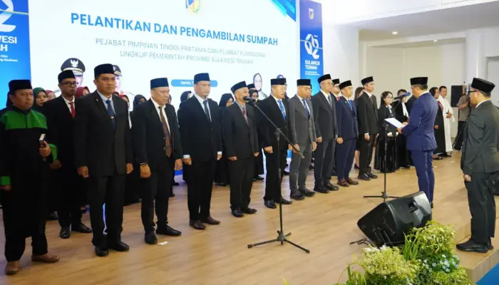 Gubernur Anwar Hafid Lantik 40 Pejabat Eselon II Pemprov Sulteng
