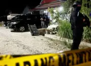 Aparat bersenjata bersiaga pada penangkapn terduga teroris di Parigi Moutong, Rabu (6/5/2026). (© Densus 88)