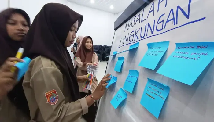 Sekolah Lingkungan, Bangun Generasi Muda Sadar Iklim dan Bencana