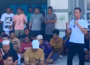 Kakanwil Ditjenpas Sulteng, Herman Mulawarman dersama sejumlah warga binaan. (©Humas Ditjenpas Sulteng)