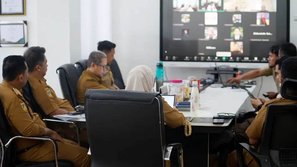 Pertemuan virtual antara Pemkot Palu dengan ITB, Selasa (9/6/2026) membahas tindak lanjut kerja sama dalam program pembangunan daerah. (©Prokopim Setda Kota Palu/Iwan)