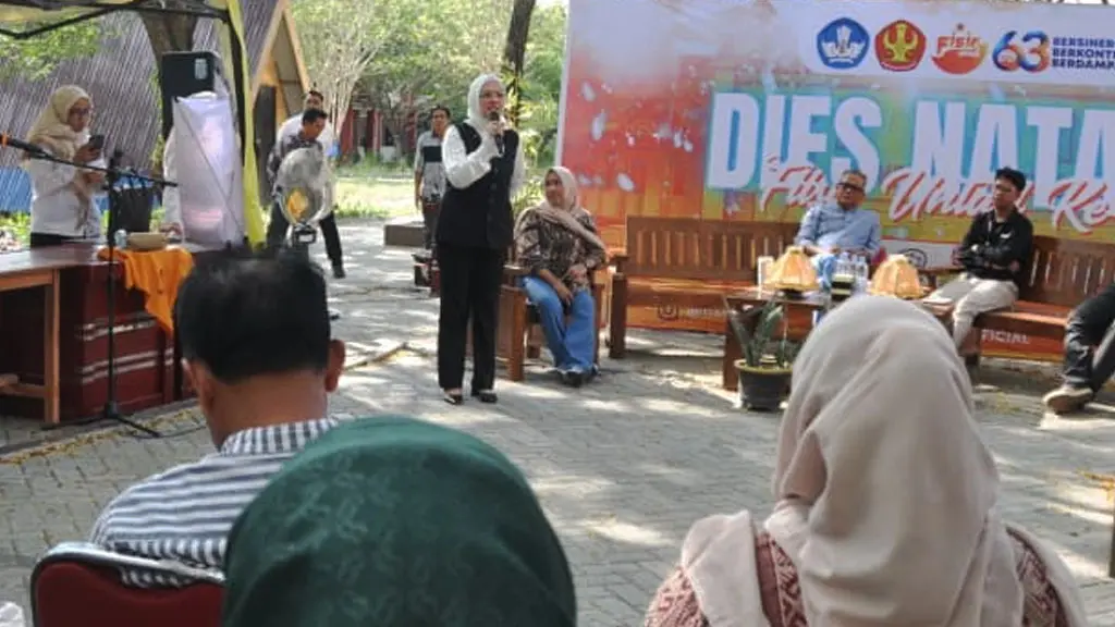 Ketua TP PKK Kota Palu pada talkshow kewirausahaan di Fisip Untad, Rabu (3/6/2026), (©Prokopim Setda Kota Palu/Imron)