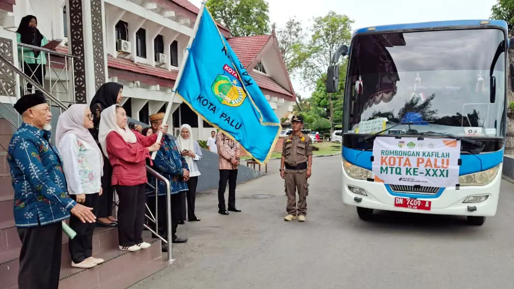 Wawali Imelda melepas kafila Kota Palu pada MTQ tingkat provinsi Sulteng. Jumat (5/6/2026). (©Prokopim Setda Kota Palu/Jufri)